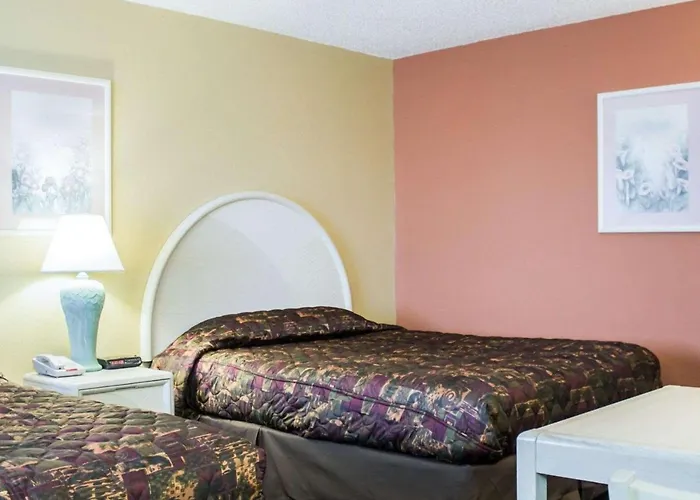 Rodeway Inn & Suites