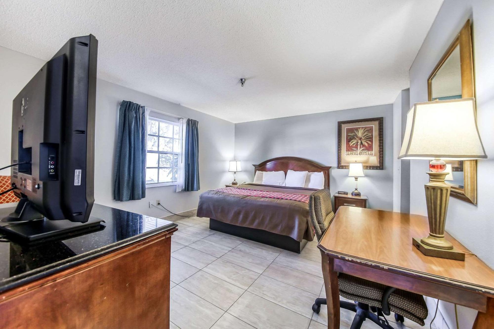 Rodeway & Hotel