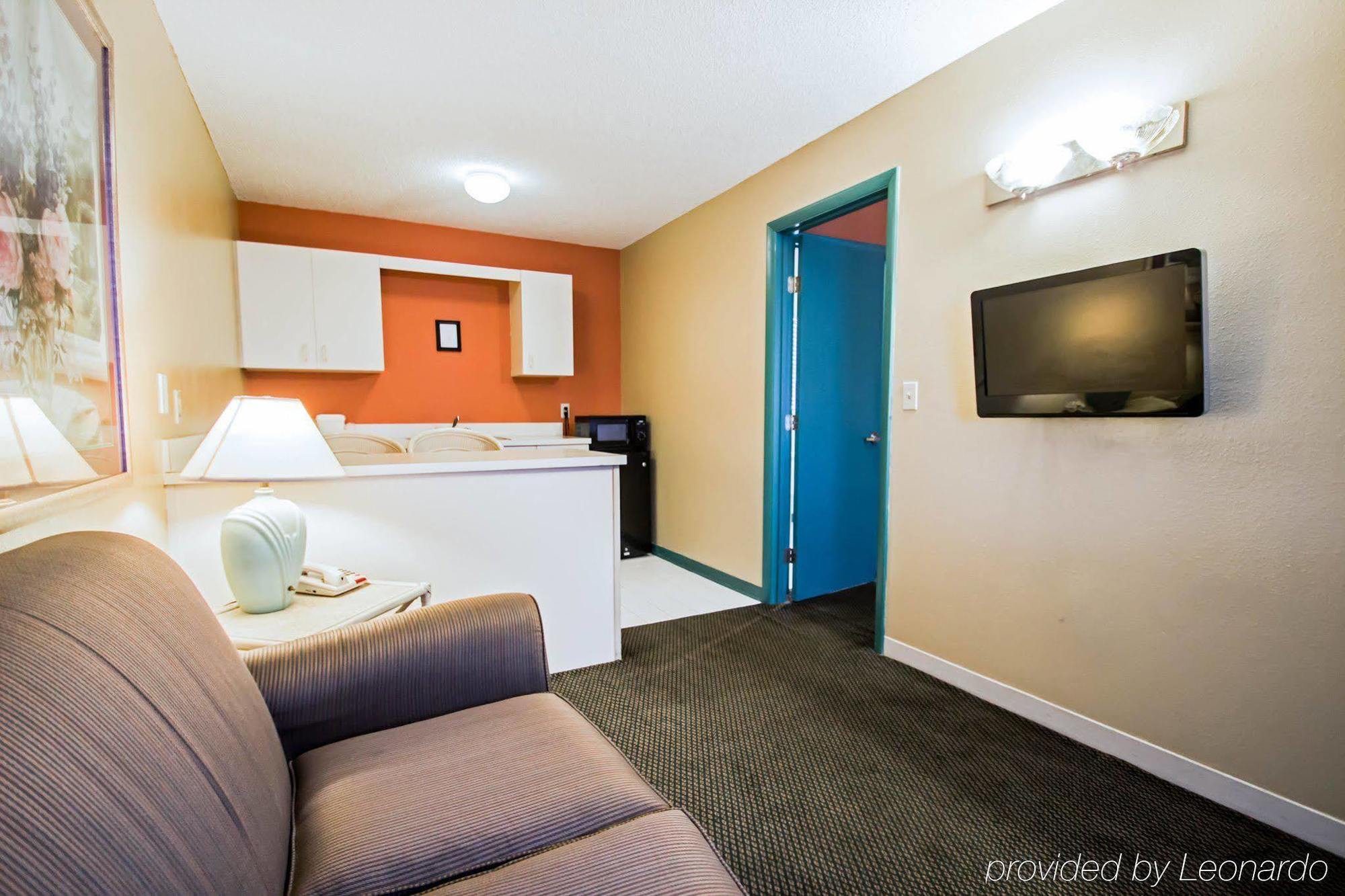 Rodeway & Hotel