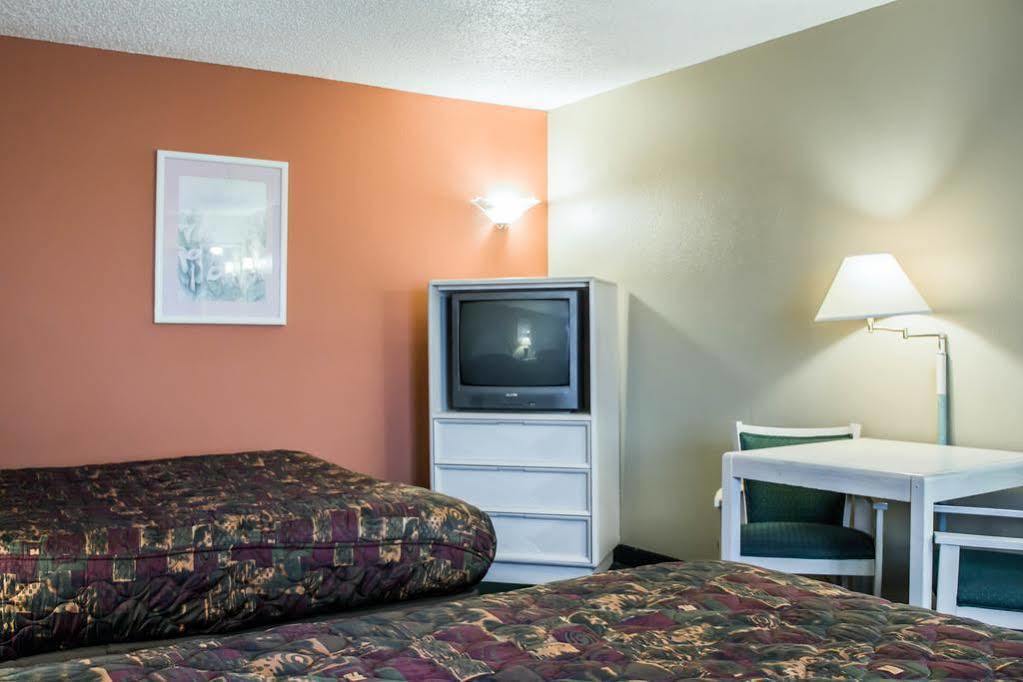 Hotel Rodeway &