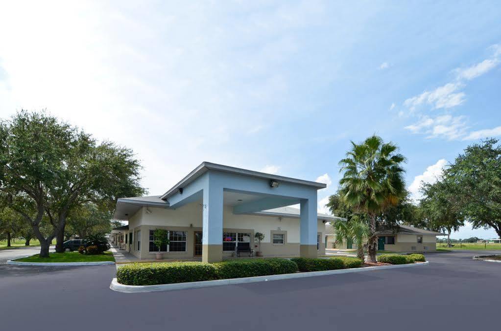 Hotel Rodeway &
