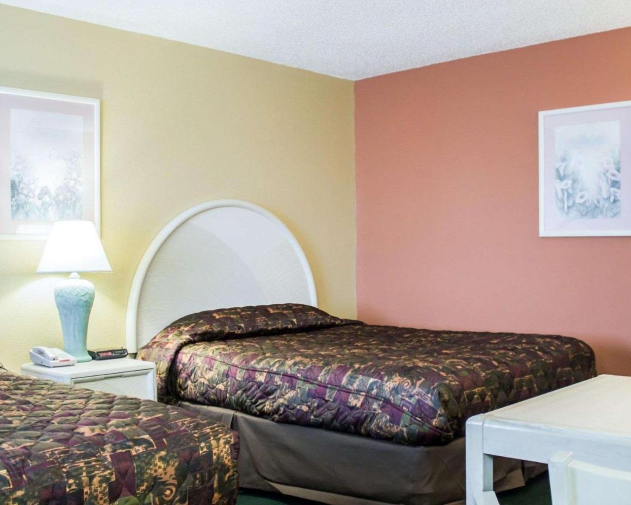 Hotel Rodeway &